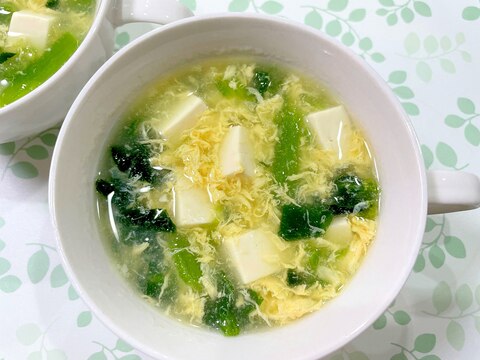 豆腐とほうれん草の卵スープ